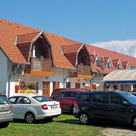 Strandi Apartmanok- Boglarka Lägenhet *