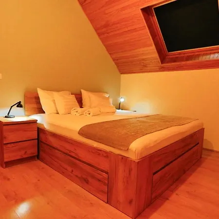 Strandi Apartmanok- Boglarka Lägenhet