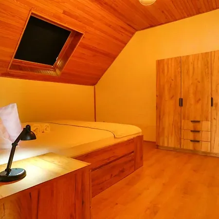 Strandi Apartmanok- Boglarka Balatonmariafurdo