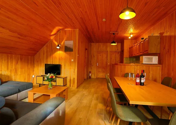 Strandi Apartmanok- Boglarka شقة